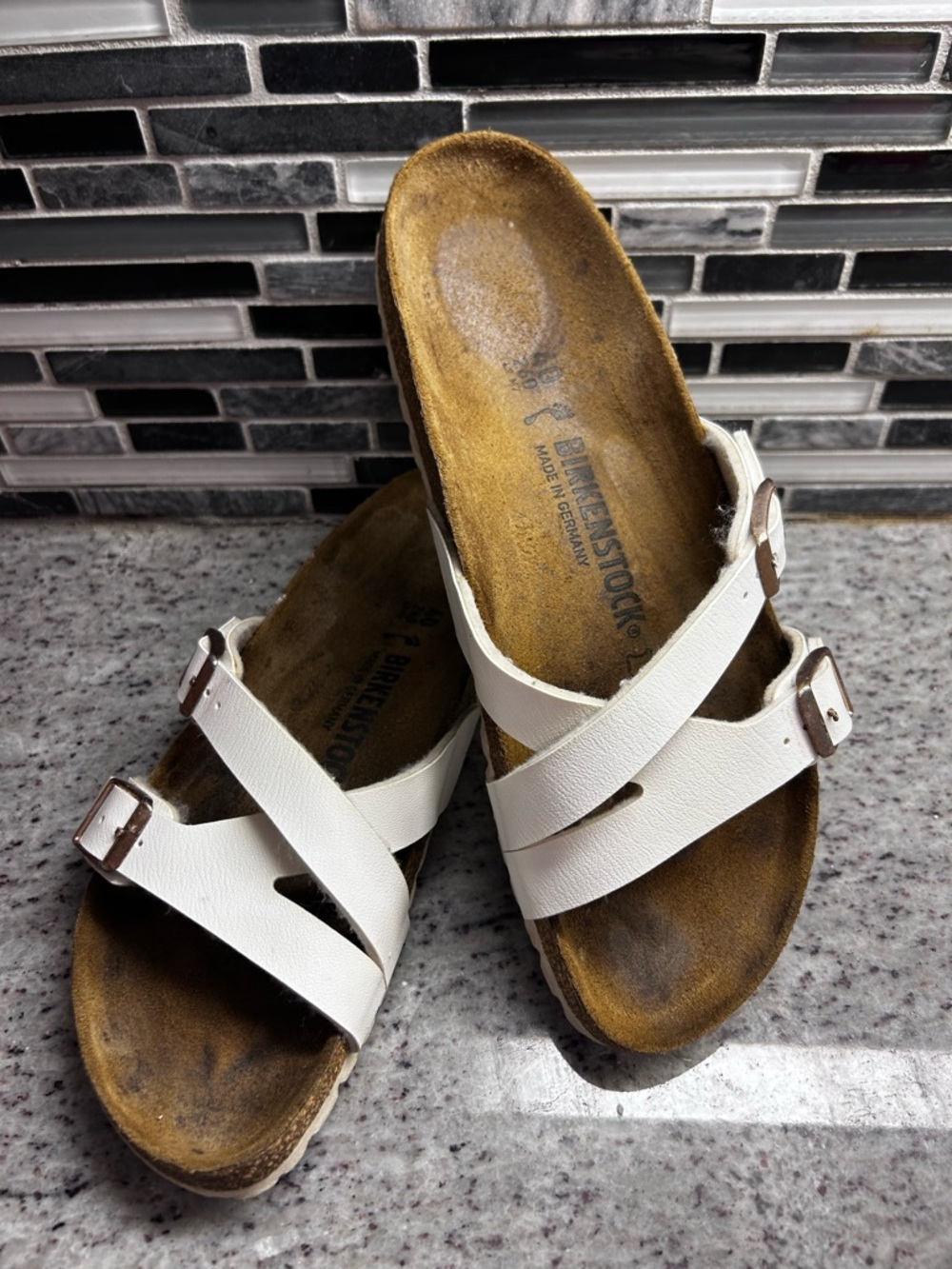 Birkenstock Women’s Yao White Cross-Strap Slide Sandals size 9